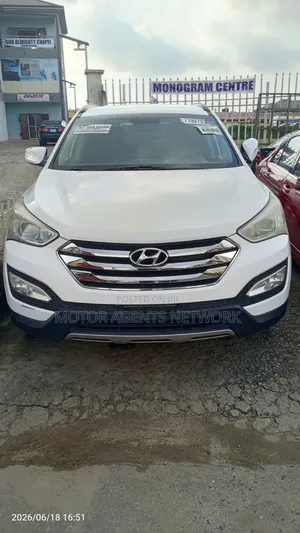 Hyundai Santa Fe 2014 White
