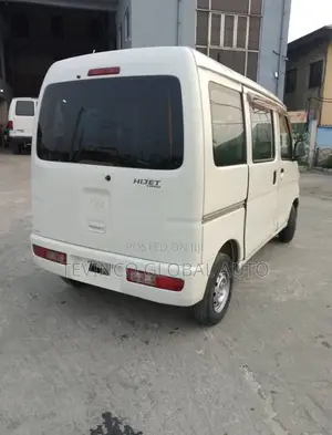 Daihatsu Hijet 2010 White