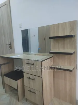 Clean Sharp Dressing Mirror