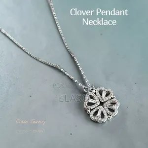 Light Luxury One-Style Two-Wear Lucky Clover Pendant Necklace