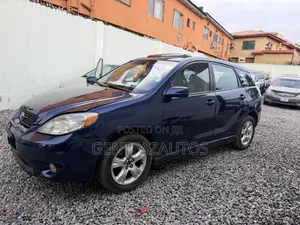 Toyota Matrix XR Hatchback FWD (1.8L 4cyl 4A) 2005 Blue