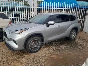 Toyota Highlander XLE AWD 2020 Red