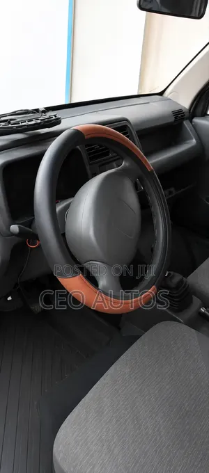 Suzuki APV Minibus 2012 Yellow