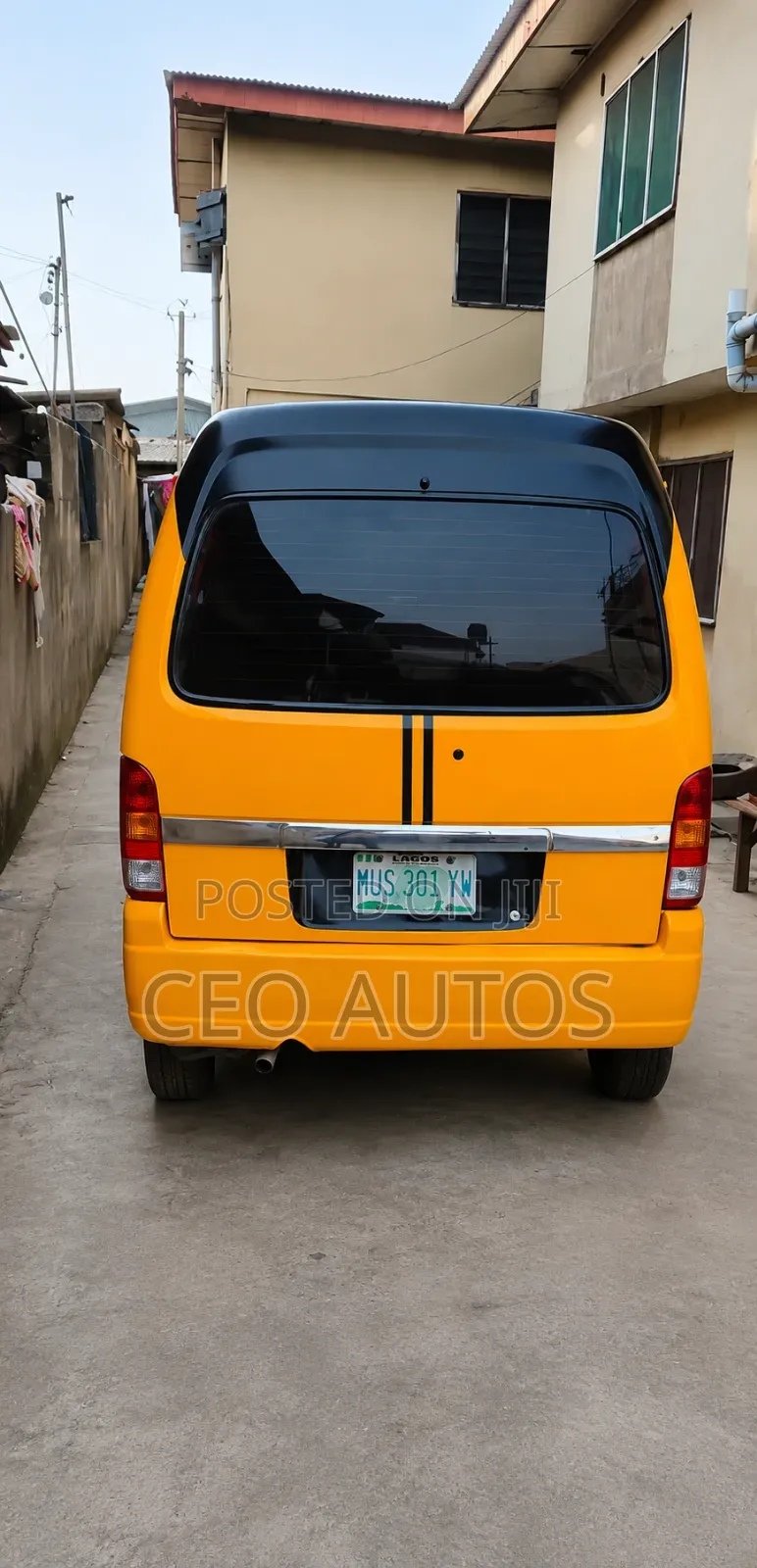 Suzuki APV Minibus 2012 Yellow