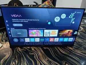 32" Hisense Smart Tv (4 Month Used) Bought Brand New