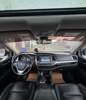 Toyota Highlander 2018 Silver