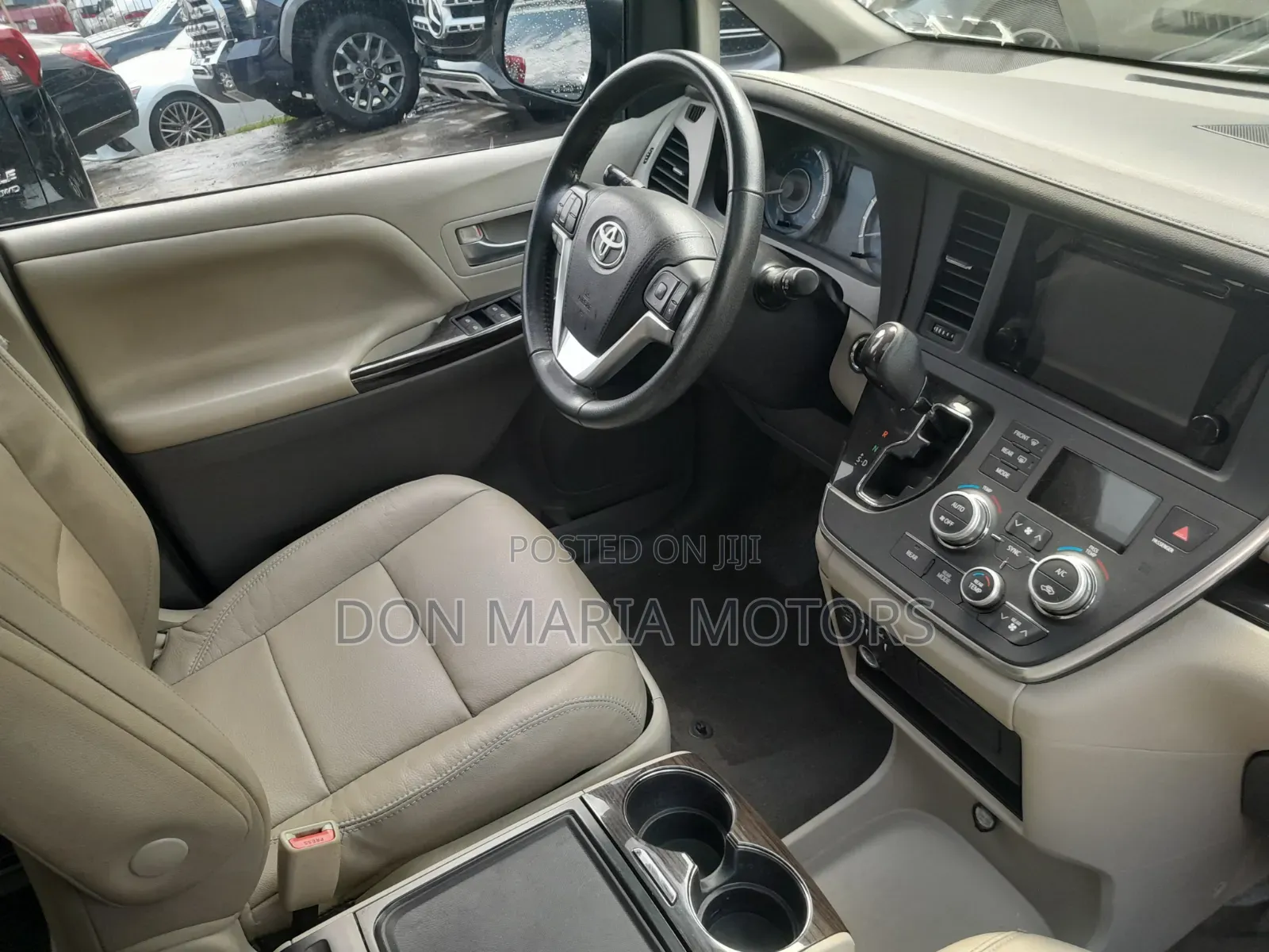 Toyota Sienna 2015 Gold