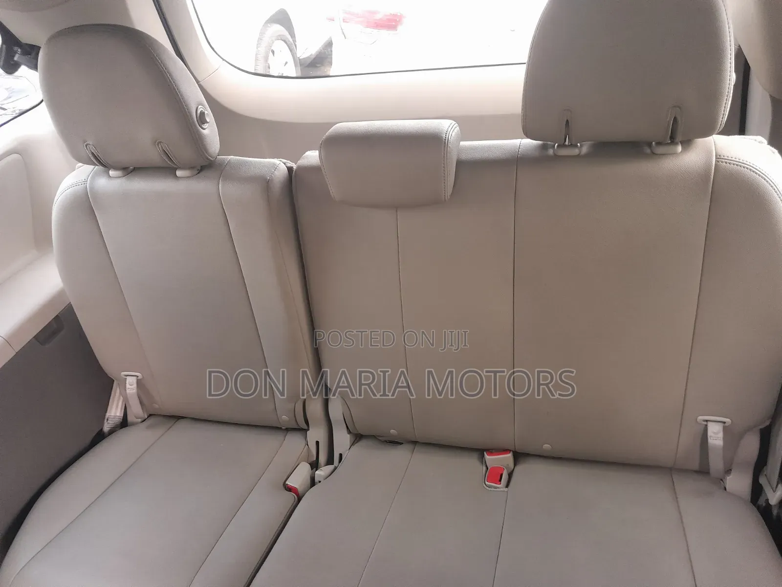 Toyota Sienna 2015 Gold