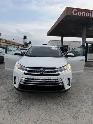 Toyota Highlander XLE V6 4x2 (3.5L 6cyl 6A) 2016 White