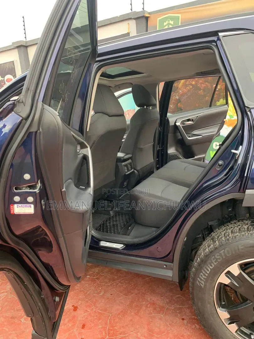 Toyota RAV4 2024 Blue