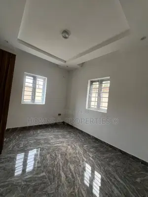 2bdrm Apartment in Ologufe, Awoyaya for rent