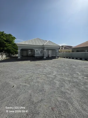 3bdrm Bungalow in Oil Spring Estate, Lugbe District for rent