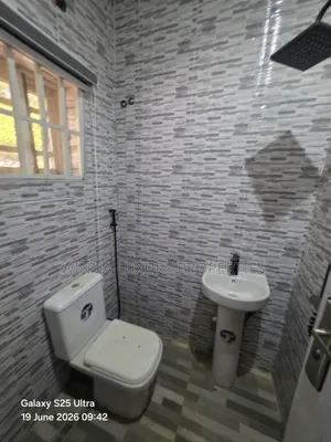 3bdrm Bungalow in Oil Spring Estate, Lugbe District for rent