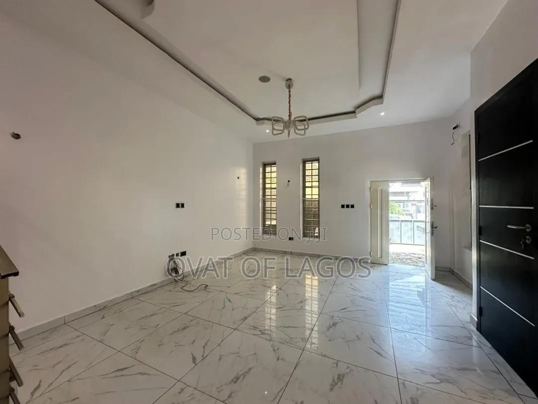 4bdrm Duplex in Chevron Drive for rent