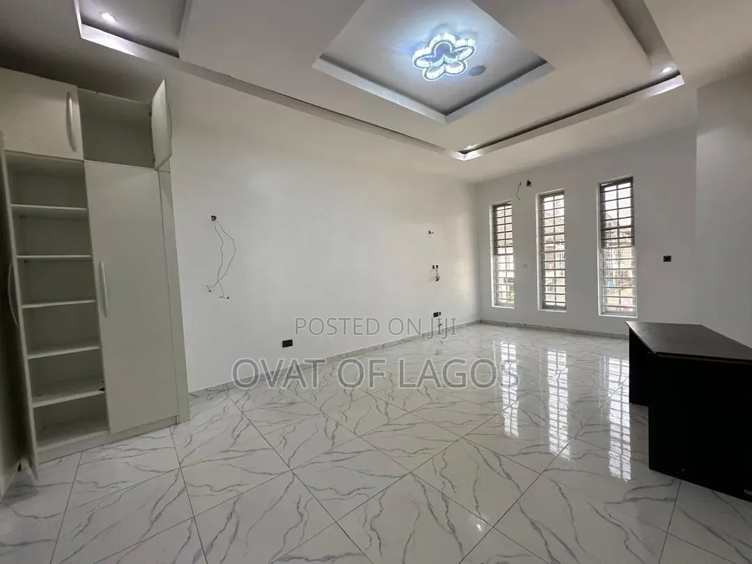 4bdrm Duplex in Chevron Drive for rent