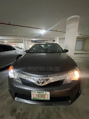 Toyota Camry LE 4dr Sedan (2.5L 4cyl 6A) 2012 Gray