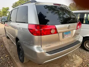 Toyota Sienna 2008 Silver