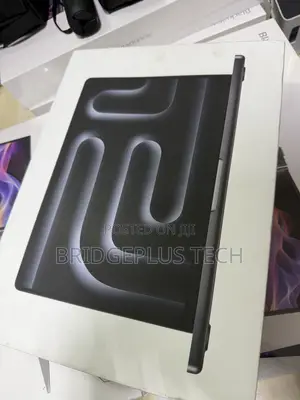 New Laptop Apple MacBook Pro 2025 M5 24GB Apple M5 SSD 1T