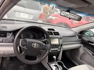 Toyota Camry LE 4dr Sedan (2.5L 4cyl 6A) 2012 Silver