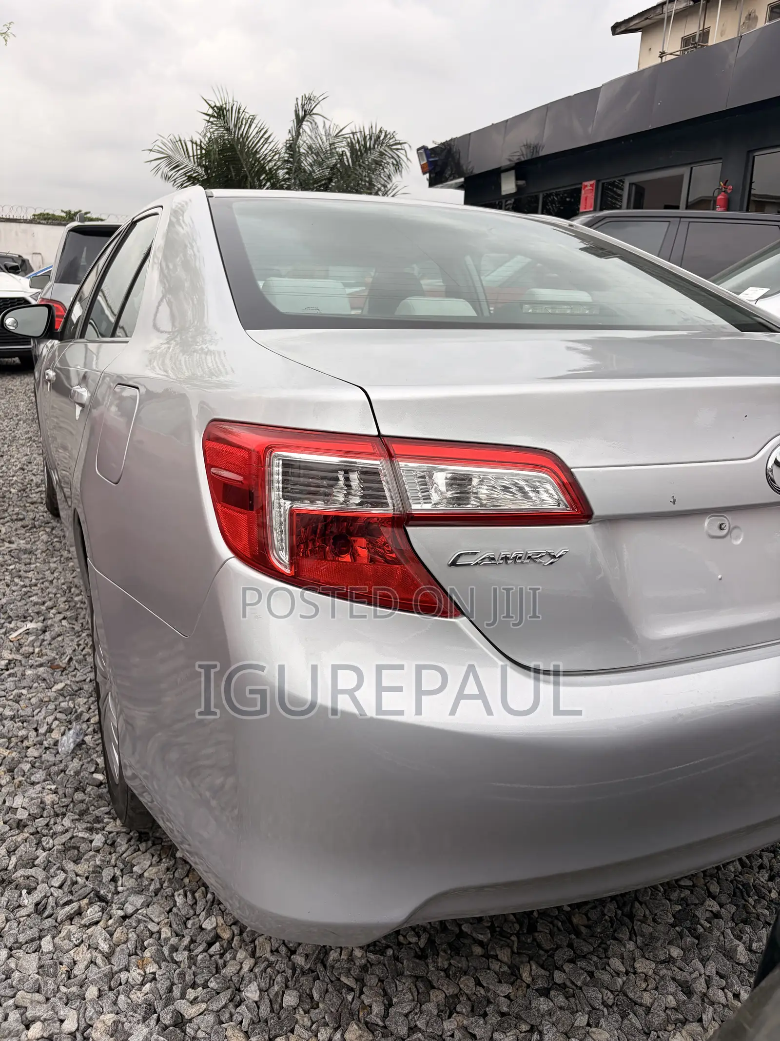 Toyota Camry LE 4dr Sedan (2.5L 4cyl 6A) 2012 Silver