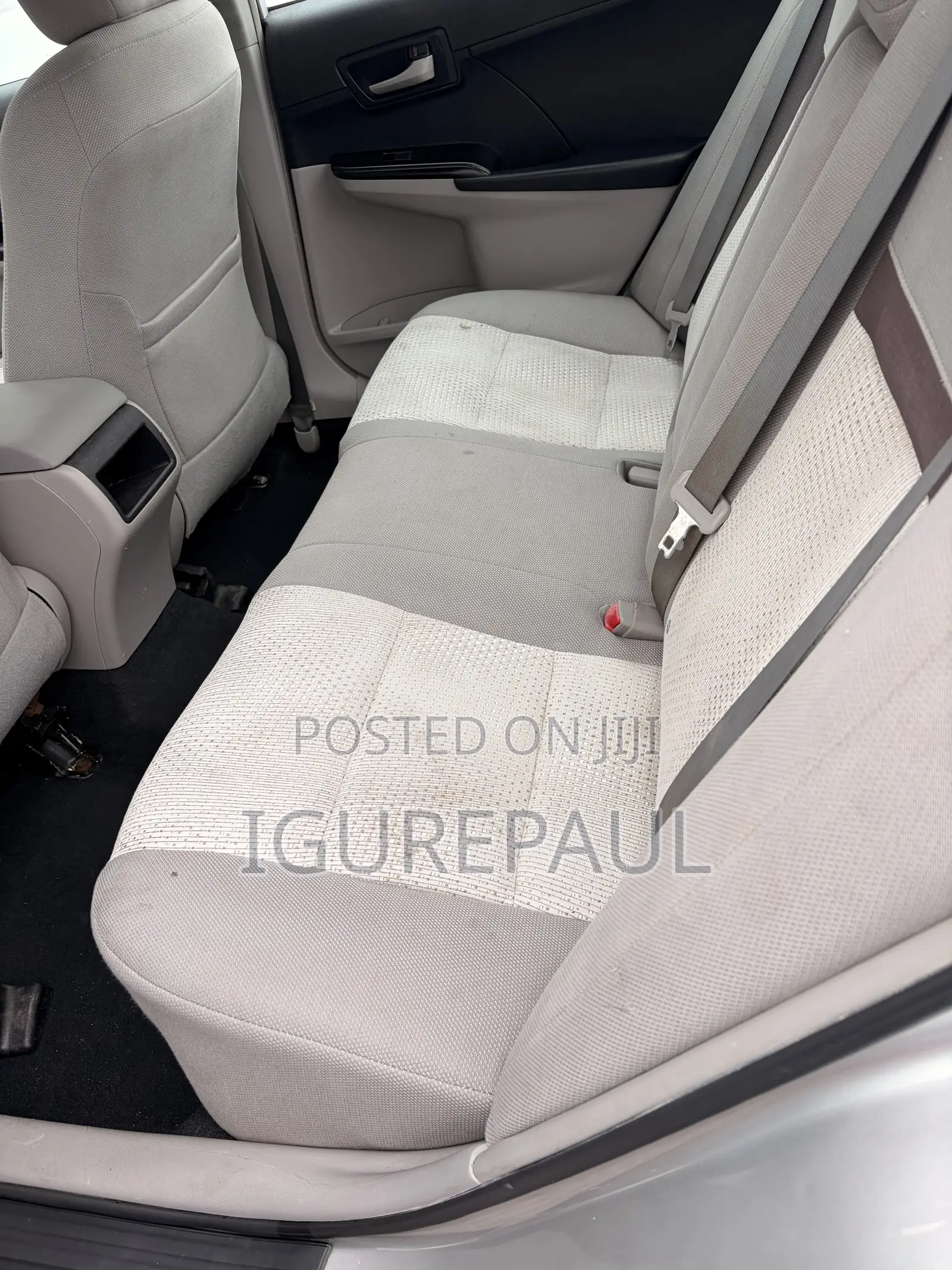 Toyota Camry LE 4dr Sedan (2.5L 4cyl 6A) 2012 Silver
