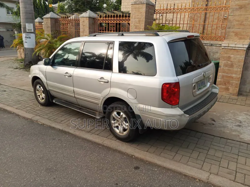Honda Pilot 2005 Silver
