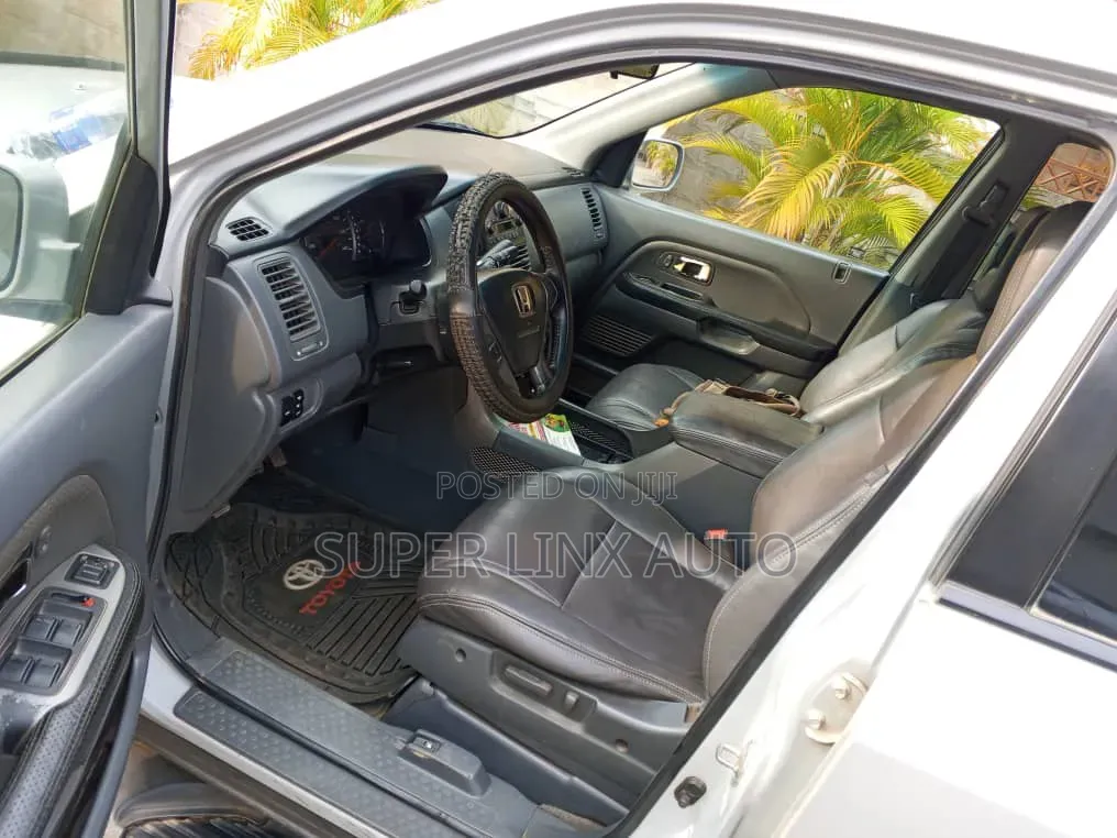 Honda Pilot 2005 Silver