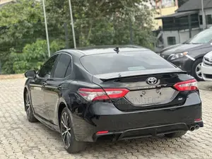 Toyota Camry SE (2.5L 4cyl 8A) 2019 Black