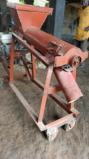 Corn Thresher or Corn Peller