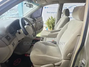 Toyota Sienna 2008 Gold