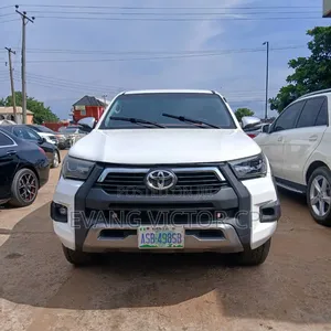 Toyota Hilux Revo Double Cab Petrol 2.7 RWD 2020 White
