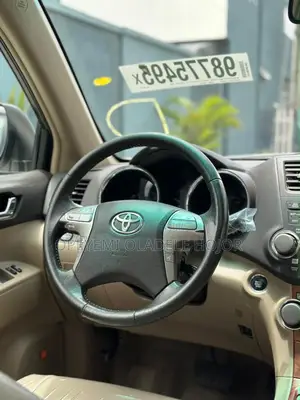 Toyota Highlander Limited 2010 White