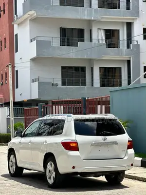Toyota Highlander Limited 2010 White
