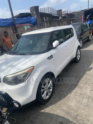 Kia Soul Base Hatchback 2016 White