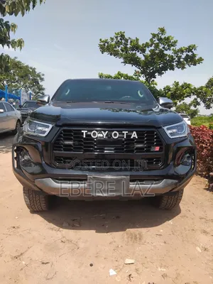 Toyota Hilux 2025 Black