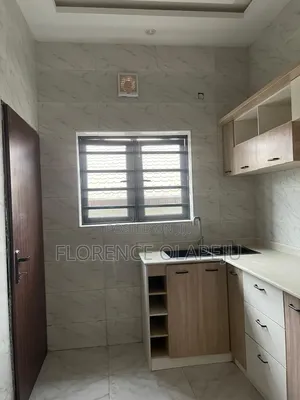3bdrm Block of Flats in Olusoji, Akala Express for rent
