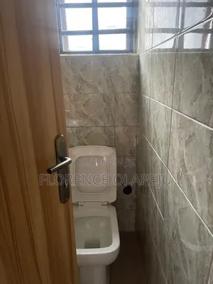 3bdrm Block of Flats in Olusoji, Akala Express for rent