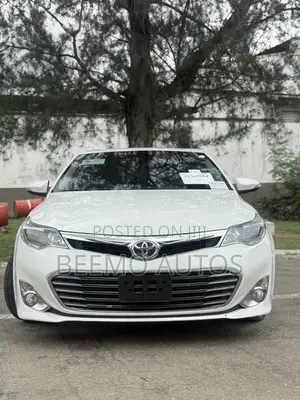 Toyota Avalon Limited Sedan FWD (3.5L 6cyl 6A) 2013 White