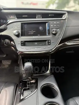 Toyota Avalon Limited Sedan FWD (3.5L 6cyl 6A) 2013 White