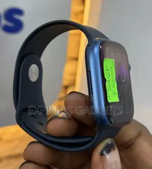 Apple Watch Series 7 - 45mm.