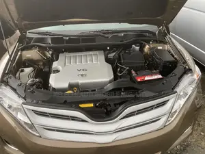 Toyota Venza AWD 2010 Gold