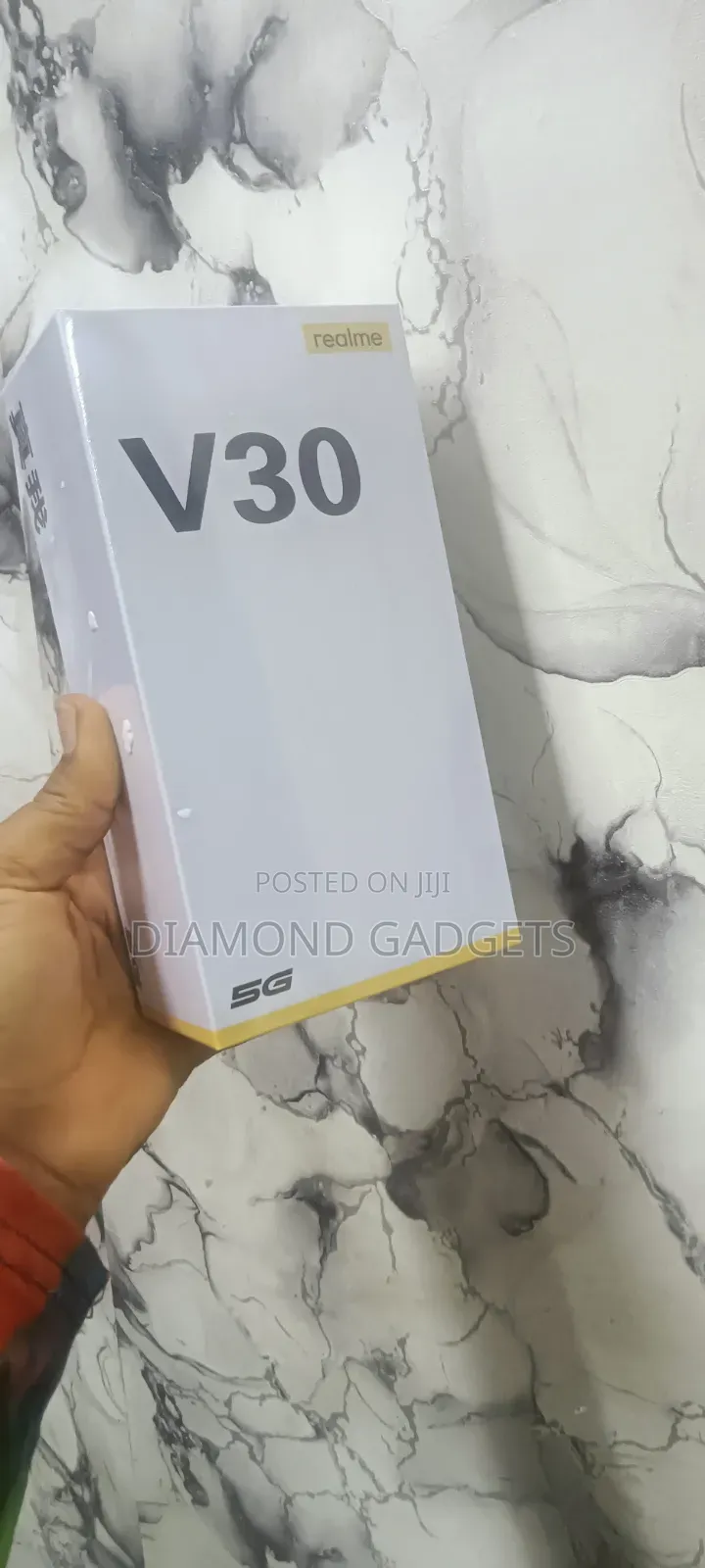 New Realme V30 128 GB Black