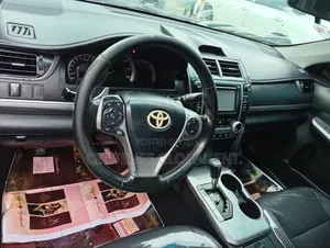 Toyota Camry SE 4dr Sedan (3.5L 6cyl 6A) 2014 Gray