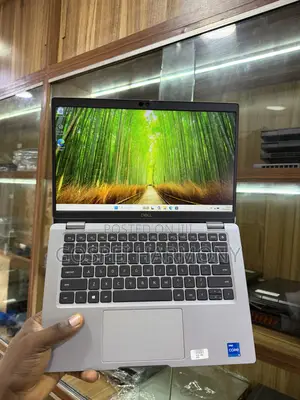 Laptop Dell Latitude 5320 16GB Intel Core i5 SSD 256GB