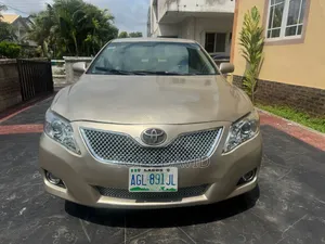 Toyota Camry XLE 4dr Sedan (2.4 4cyl 5A) 2008 Gold