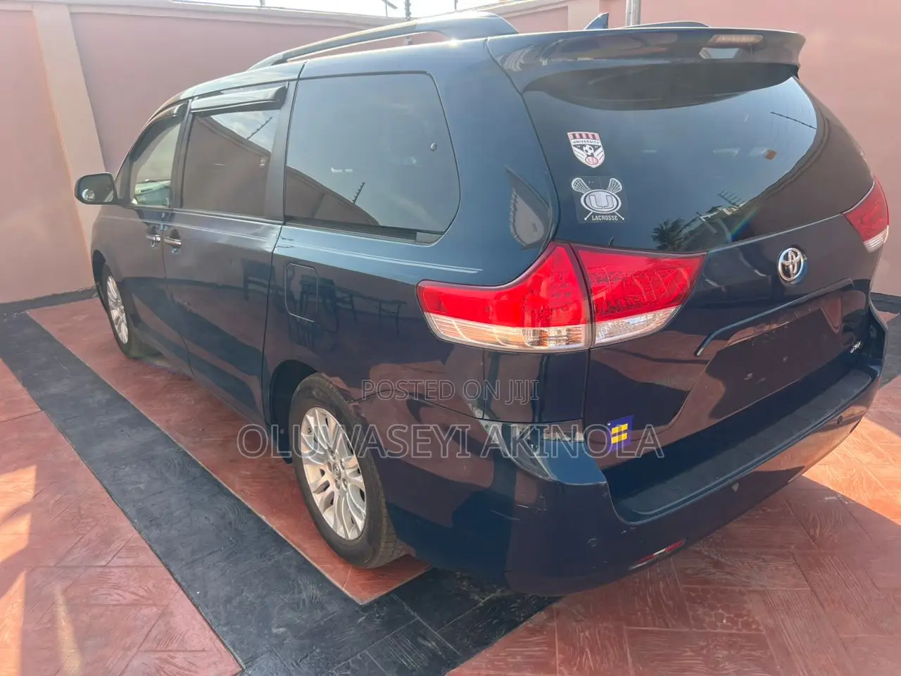 Toyota Sienna 2011