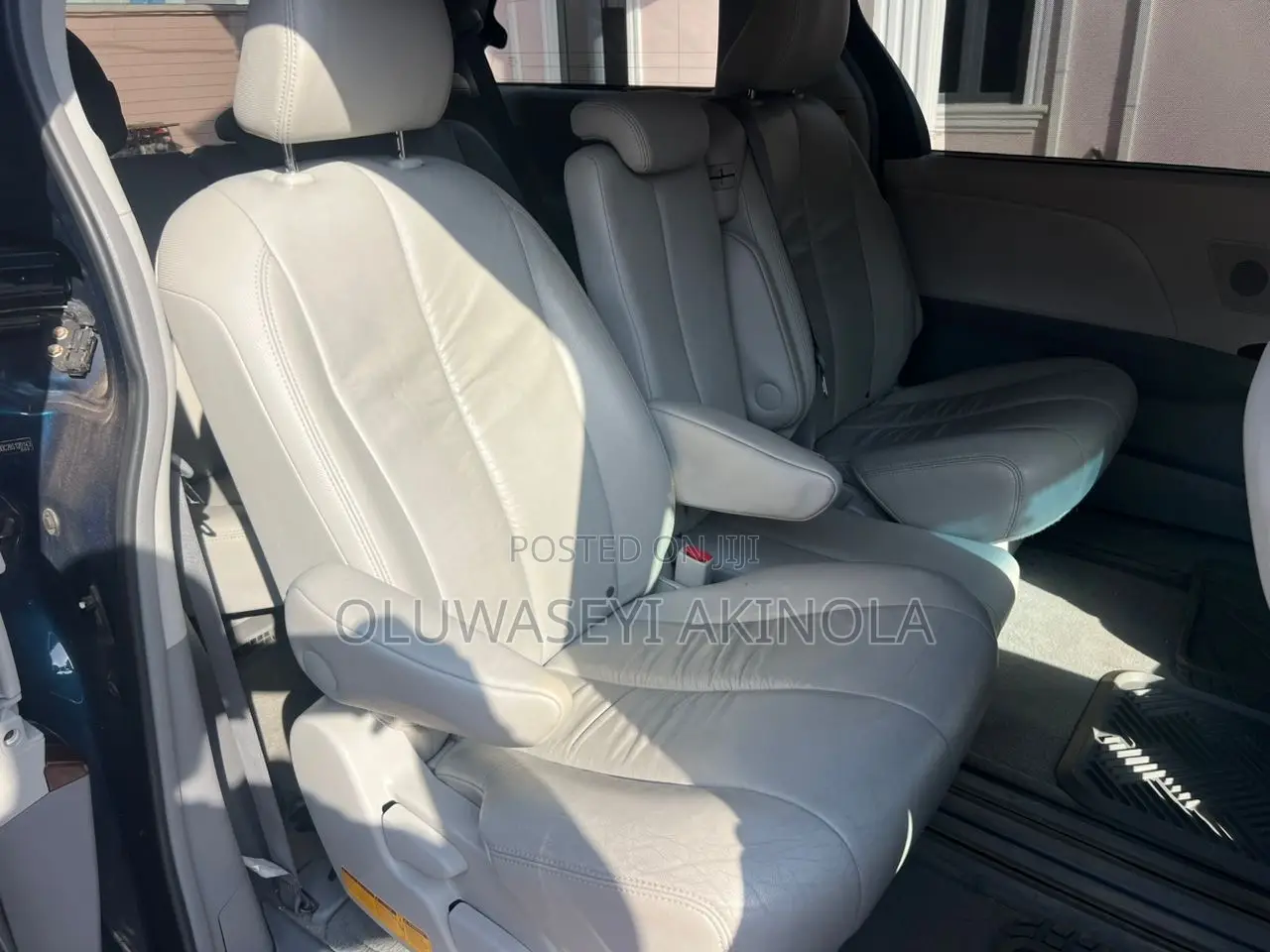 Toyota Sienna 2011