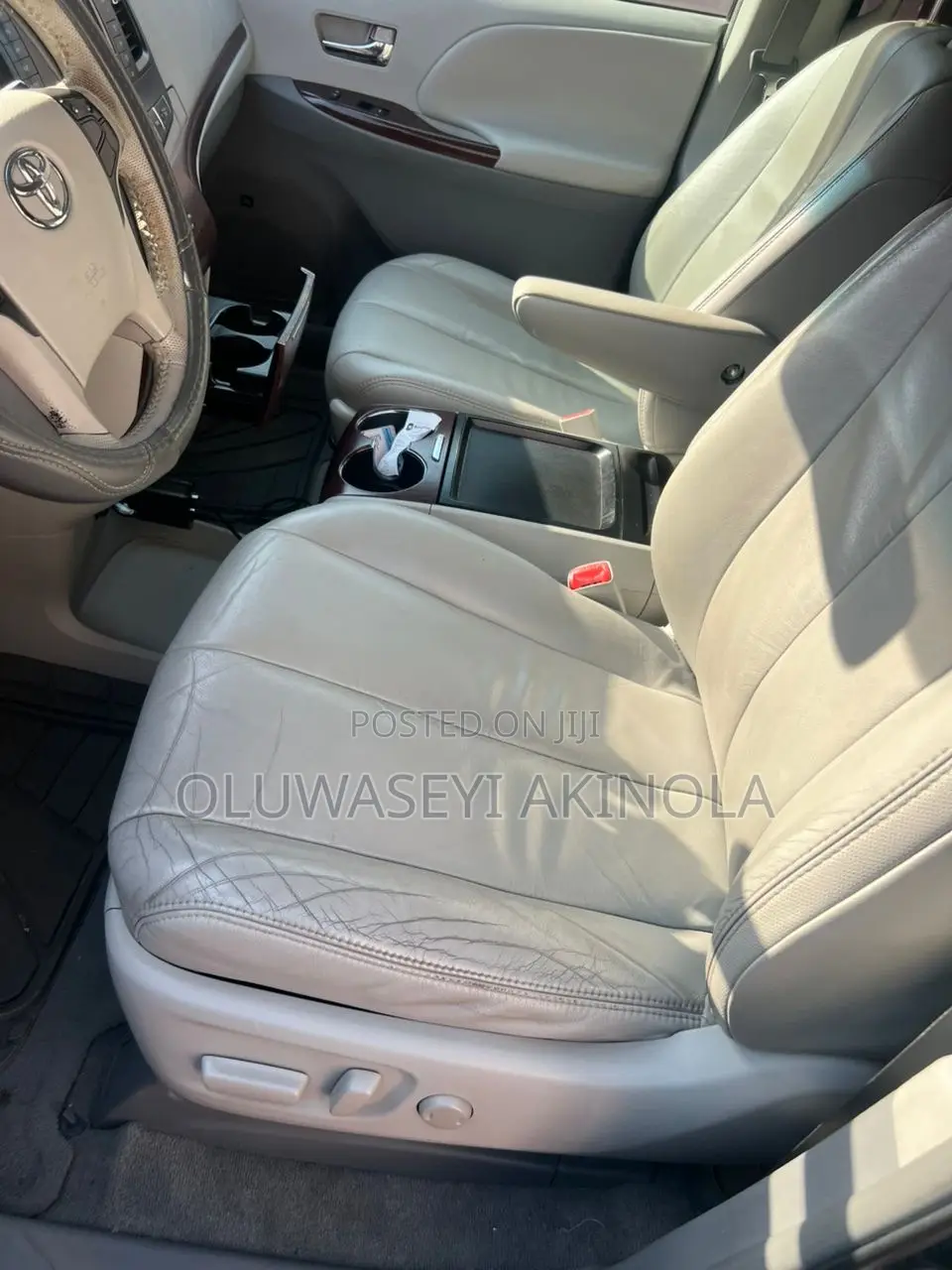 Toyota Sienna 2011