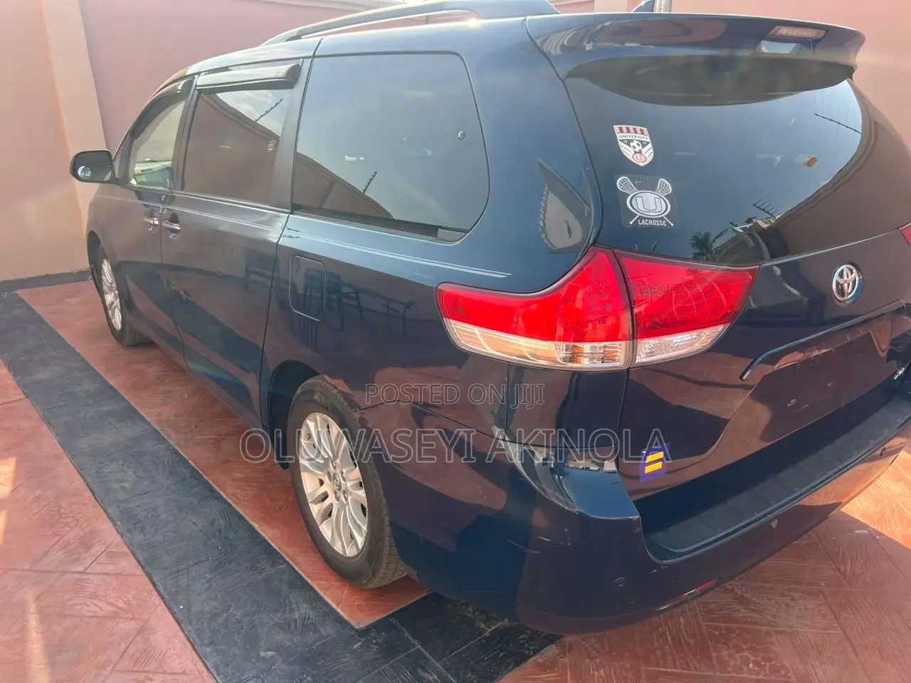 Toyota Sienna 2011