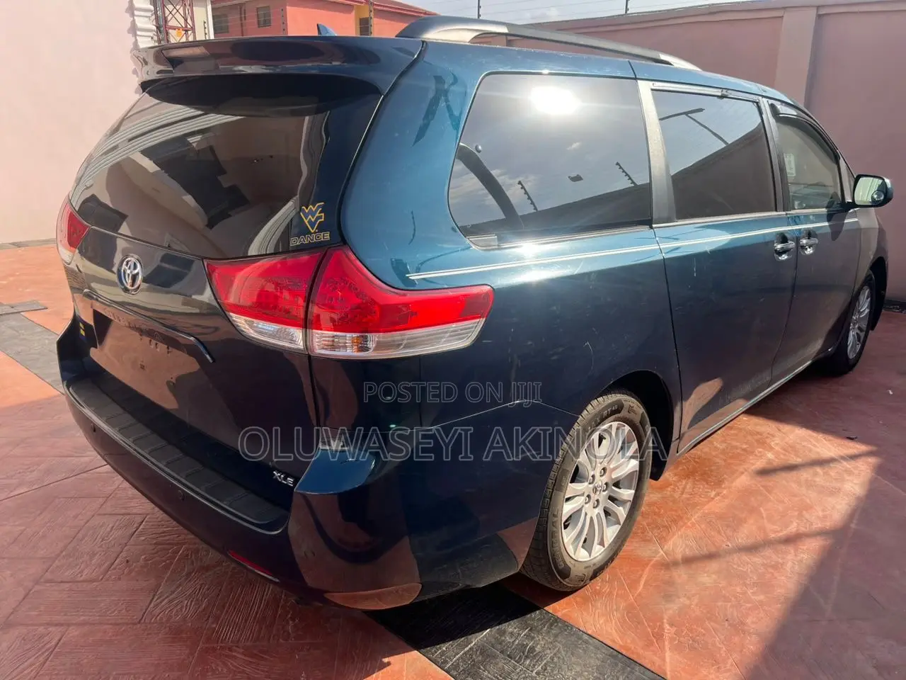 Toyota Sienna 2011